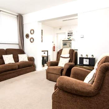 ALTIDO Family house with courtyard in Hoylake