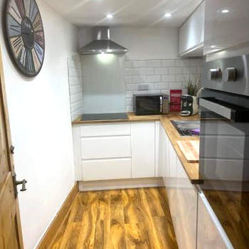 Garden Flat Torquay Just 2 mins walk from the Harbour