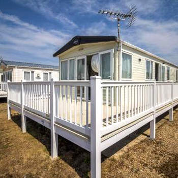 Beautiful Caravan With Decking At Kessingland Beach In Norfolk Ref 90010td