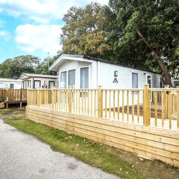 Beautiful Caravan With Decking At Azure Seas In Suffolk, Sleeps 6 Ref 32004az