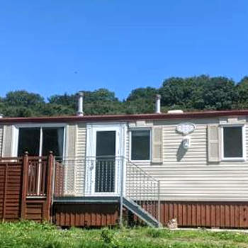 Charming 3-Bed caravan cymtydu