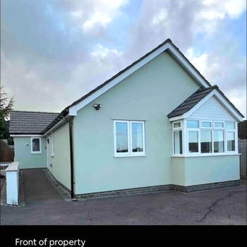 Green 3 bed bungalow with en-suite and parking