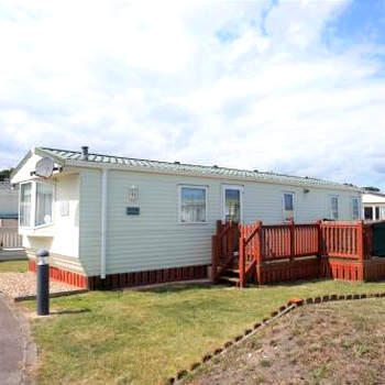 Great 6 Berth Caravan With Decking By The Beach In Suffolk Ref 40023nd