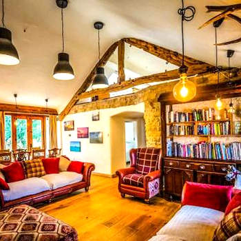 Bence Farm Yorkshire, barn conversion with hot tub great views between leeds and sheffield