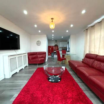 Cheerful 2 Bedroom Bungalow fully Furnished