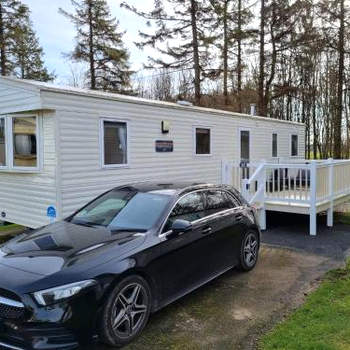 Lake side getaway 8 berth