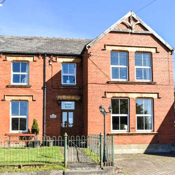 Farndale Apartment