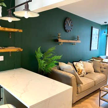 Luxurious one-bedroom seaside apartment