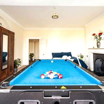 Perfect for Large Family & Friends, Free Parking, Games