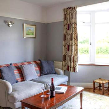 Spacious family home close to Llandeilo