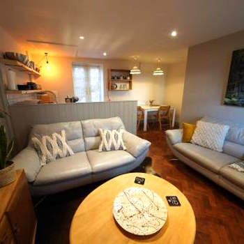 Walmer, Deal stunning coach house apartment