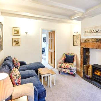 Host & Stay - Waterlily Cottage