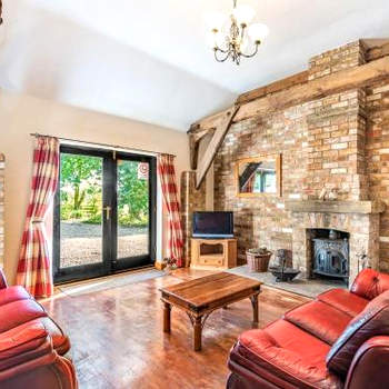 Shire Horse Barn - Uk36672
