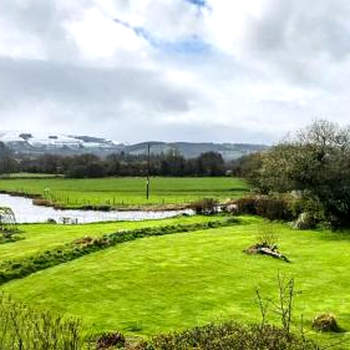 Riverside Chalet in heart of Lampeter, West Wales