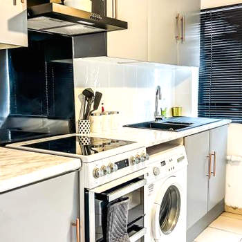 Stunning 3-Bed House in London with free parking