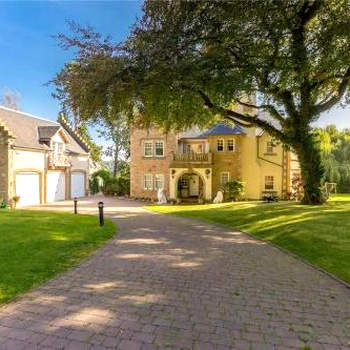 Superb 5 bedroom Villa 16 mins from City Centre