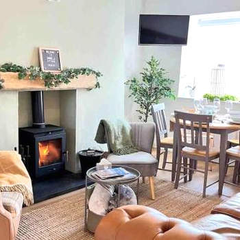 Cowbelle Cottage 2 Bedroom Family & Dog Friendly Cottage 10 Minutes Drive To Beach
