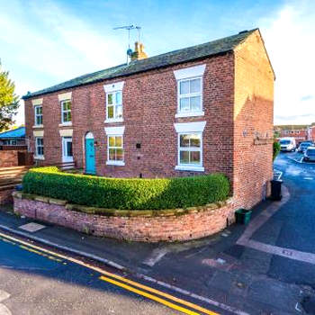 Ivy House Luxury Cheshire Cottage for relaxation. Chester Zoo·