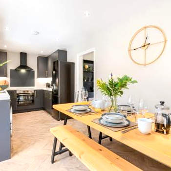 The Bank House- Luxury 3 bed cottage with hot tub!