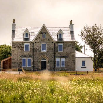 House of Juniper - Luxury Accessible Apartment