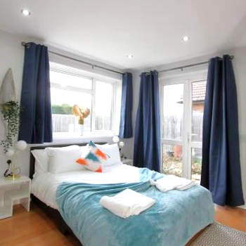 Stunning 3 Bedroom 2 Bathroom Bungalow by CozyNest