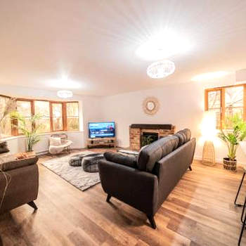 Large House - up to 6 bed - 3 5 bathrooms
