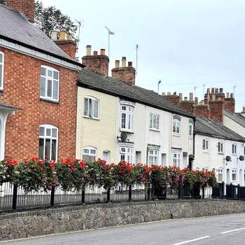 Beautiful, 1 Bedroom Renovated Cottage