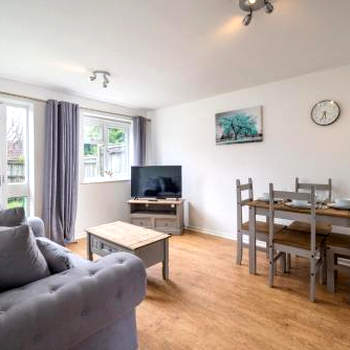 Crawley Atkinson Pet Friendly 1-Bedroom Apartment