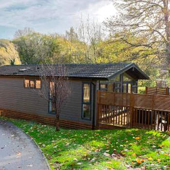 Beautiful Oak Cabin in Devon Finlake Resort Spa