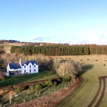 Greenmyre Farmhouse with Hot Tub