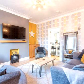 Bright, fresh, renovated 3 bedroom apartment in the heart of Montrose