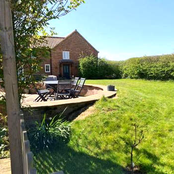 Gorgeous cottage Brisley, 3 bed garden pub & walks