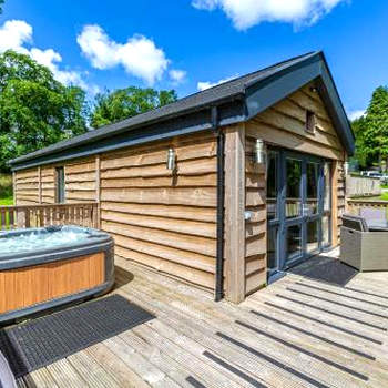 Squirrel Lodge 40 with Hot Tub