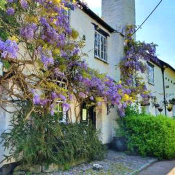 Finest Retreats - The Old Church House Inn