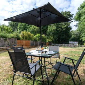 Beautiful 2 Bedroom House With Spacious Garden BBQ