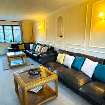 Super King Bed Suite, Executive office, fast WiFi, free parking