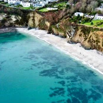 3 bed Nr Charlestown with gated access to private beach