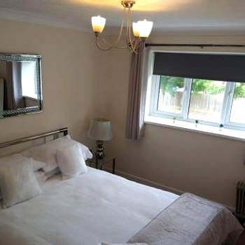 The Firs - Comfy Pet Friendly Home next to Beach & Forest ! New to bookin' com Loads of positive re views on air b n b