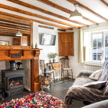 Pass the Keys Cosy Cottage in Corris One wellbehaved dog welcome