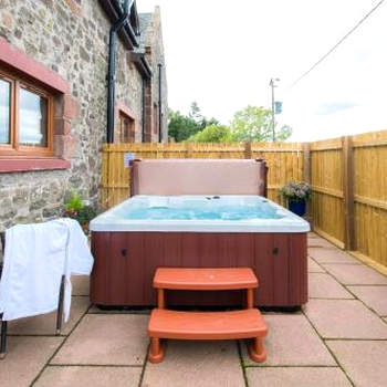 The Old Byre with Hot Tub