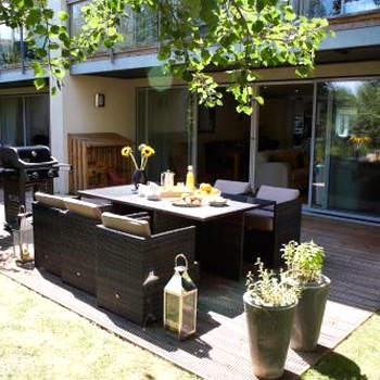 Family owned 5 bedroom home in Cotswolds nature reserve. Spa/pools/restaurant