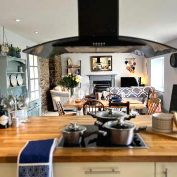 Spacious 4 Bedroom Farmhouse