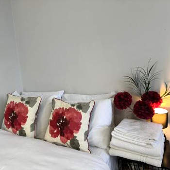 Surbiton Home with free parkings, Surbiton, Kingston upon Thames, Surrey, Greater London UK