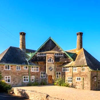 The Beach House-Devon- On the beach- sleeps 20