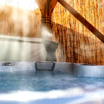 Little Apple- Free Parking, Hot tub, Fire, Town Centre