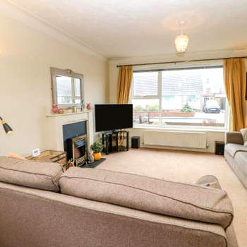 8 Hampton Road
