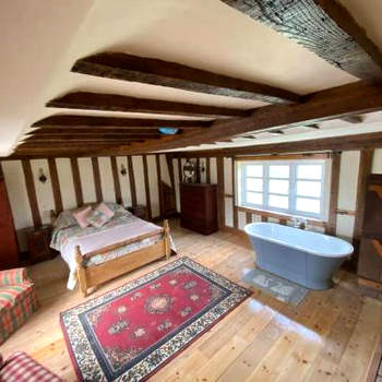 A newly renovated, cosy escape in the beautiful Shepherd's Cottage