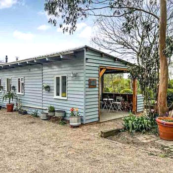 The Nutshell. Rural retreat