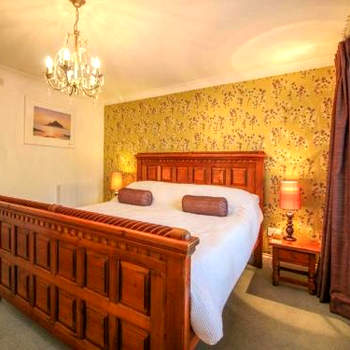 Dune Cottage sleeps 2 with parking pet friendly close to St Ives & Penzance