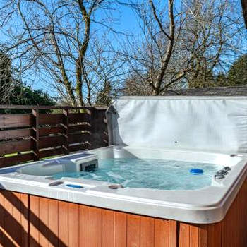 Laurel Lodge 6 with Hot Tub